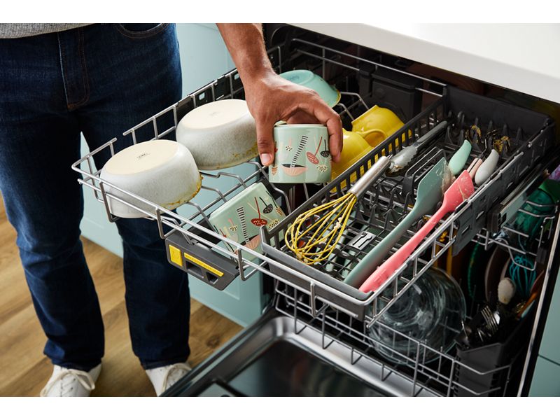 24" Whirlpool Built-in Dishwasher with Total Coverage Wash Action - WDTS8024SZ